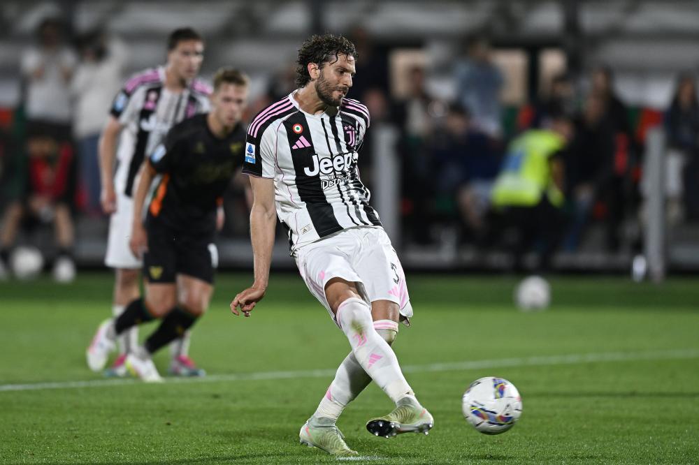 有前锋了，意媒：埃文-弗格森已参加罗马合练，周末可能复出