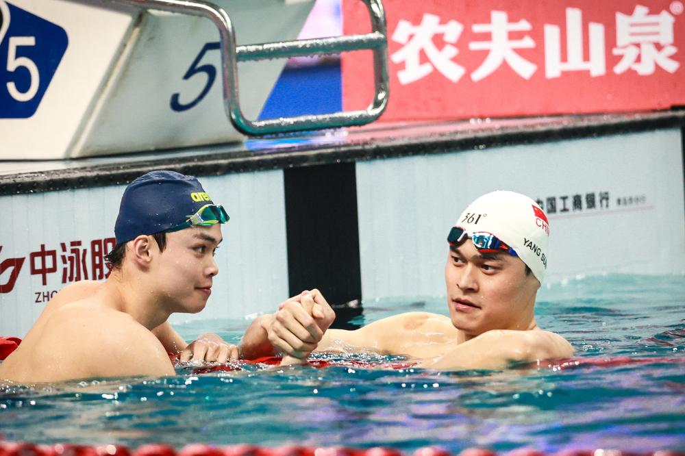 美因茨2-1逆转佛罗伦萨，李在城补时绝杀，霍勒巴赫破门