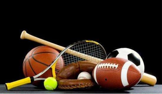 快问快答：C罗倒钩进球。