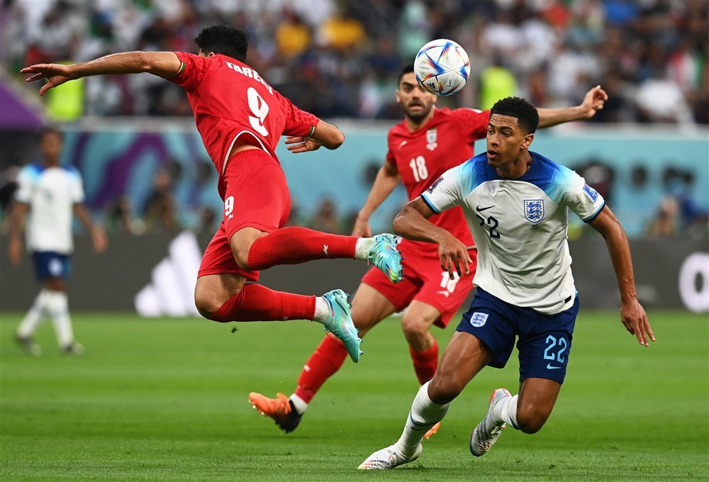 青岛伤兵满营迎常规赛！齐鲁德比争议判罚成导火索？