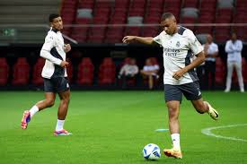 半场战报：巴西2-0塞内加尔，埃斯特旺、卡塞米罗建功